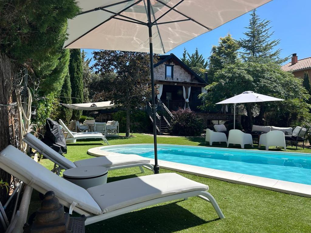 Vila La Amapola Valdemorillo Exteriér fotografie